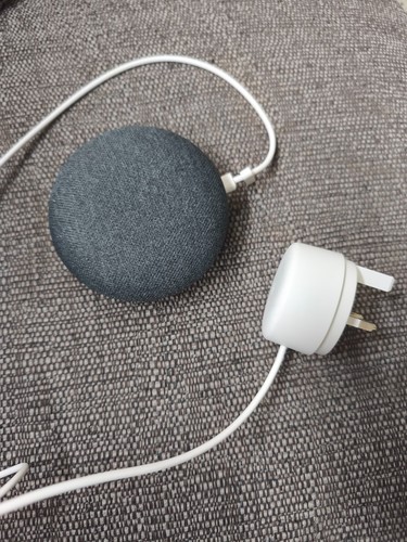 Google home mini smart speaker - google,